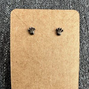 Crown Stud Earrings - Black